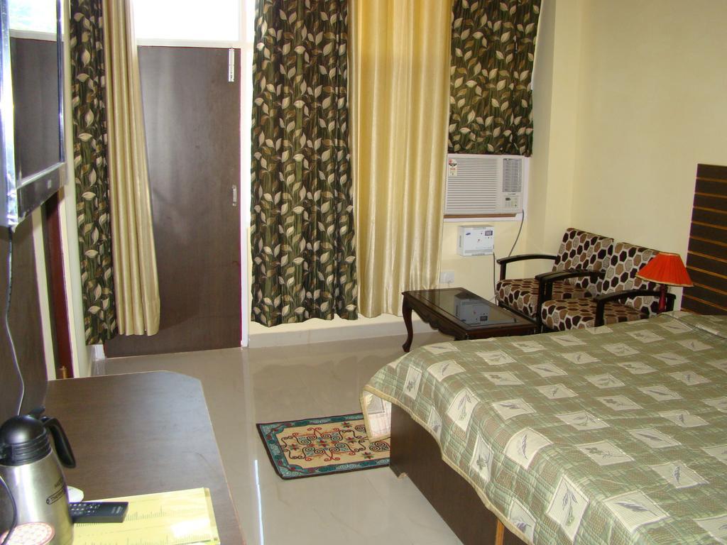 Munish Resorts Манди Стая снимка